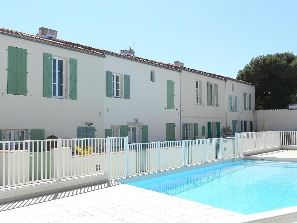 Les Remparts Apartment Saint-Martin-de-Re Bagian luar foto