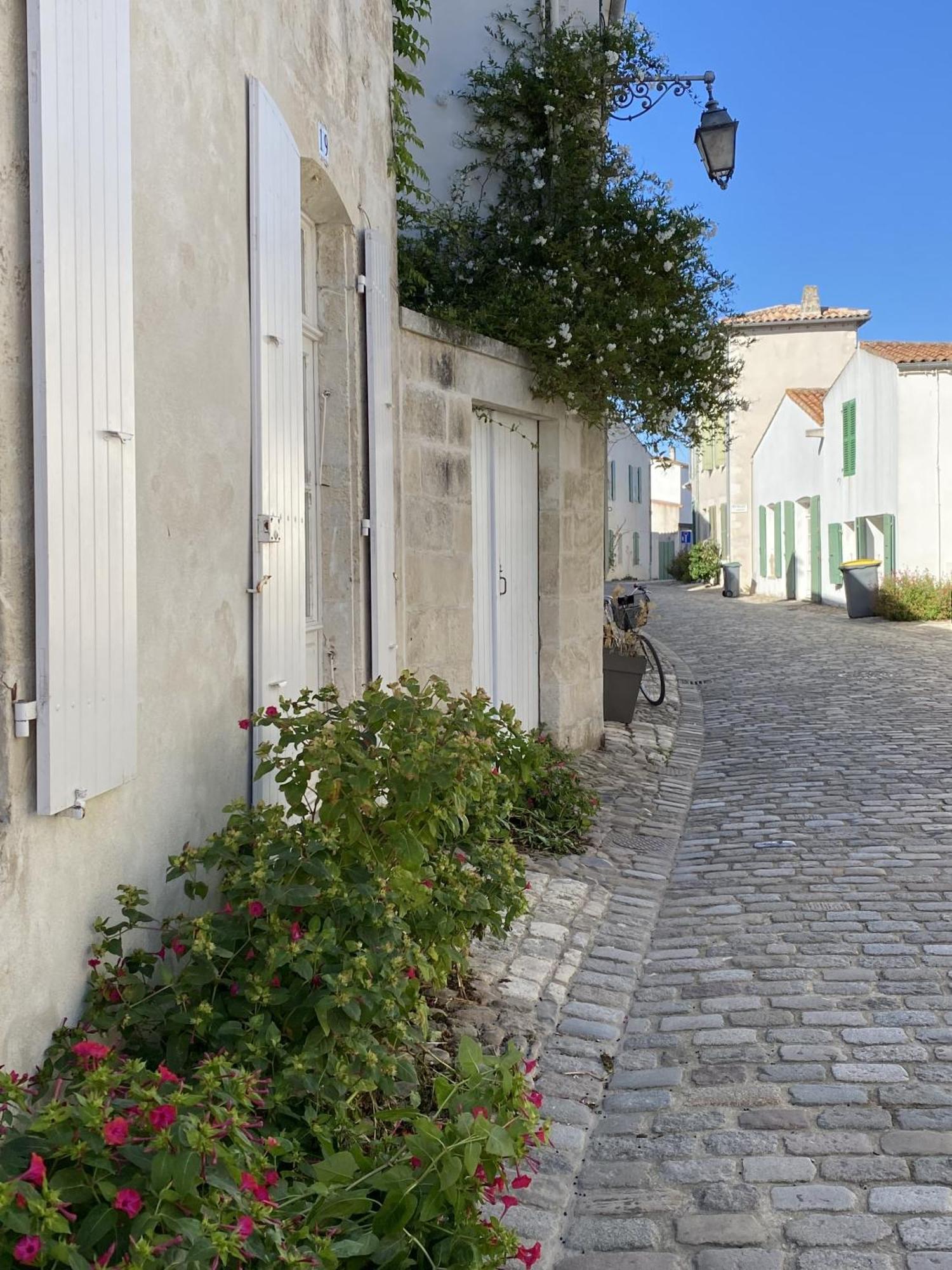 Les Remparts Apartment Saint-Martin-de-Re Bagian luar foto